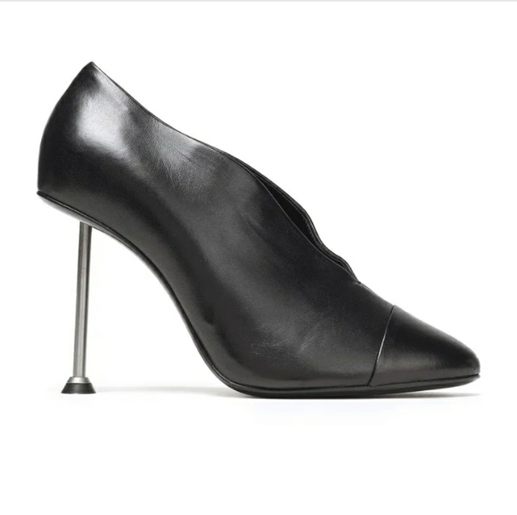 Victoria Beckham Shoes - VICTORIA BECKHAM Leather Booties